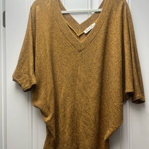 Vine & Love Golden Knit V-Neck Top